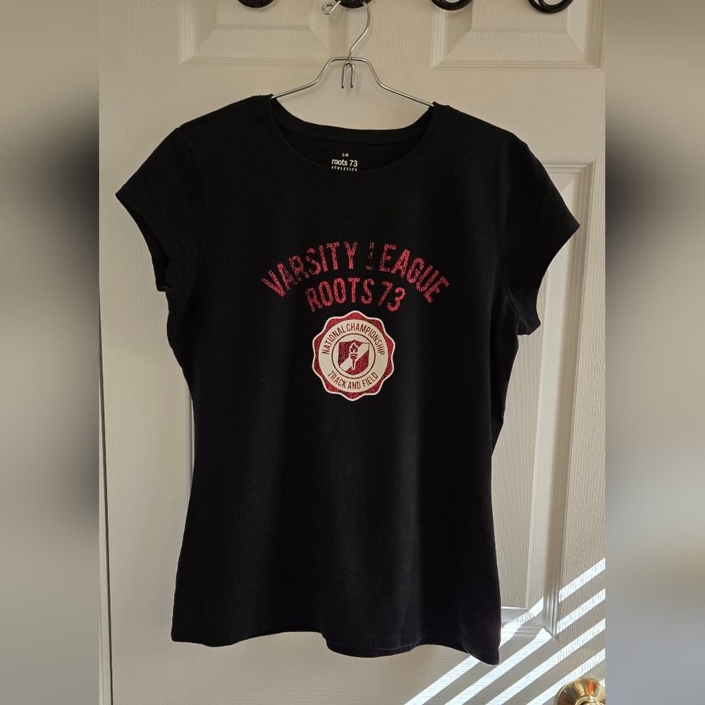 Roots Canada Womens Tee Shirt. Large.